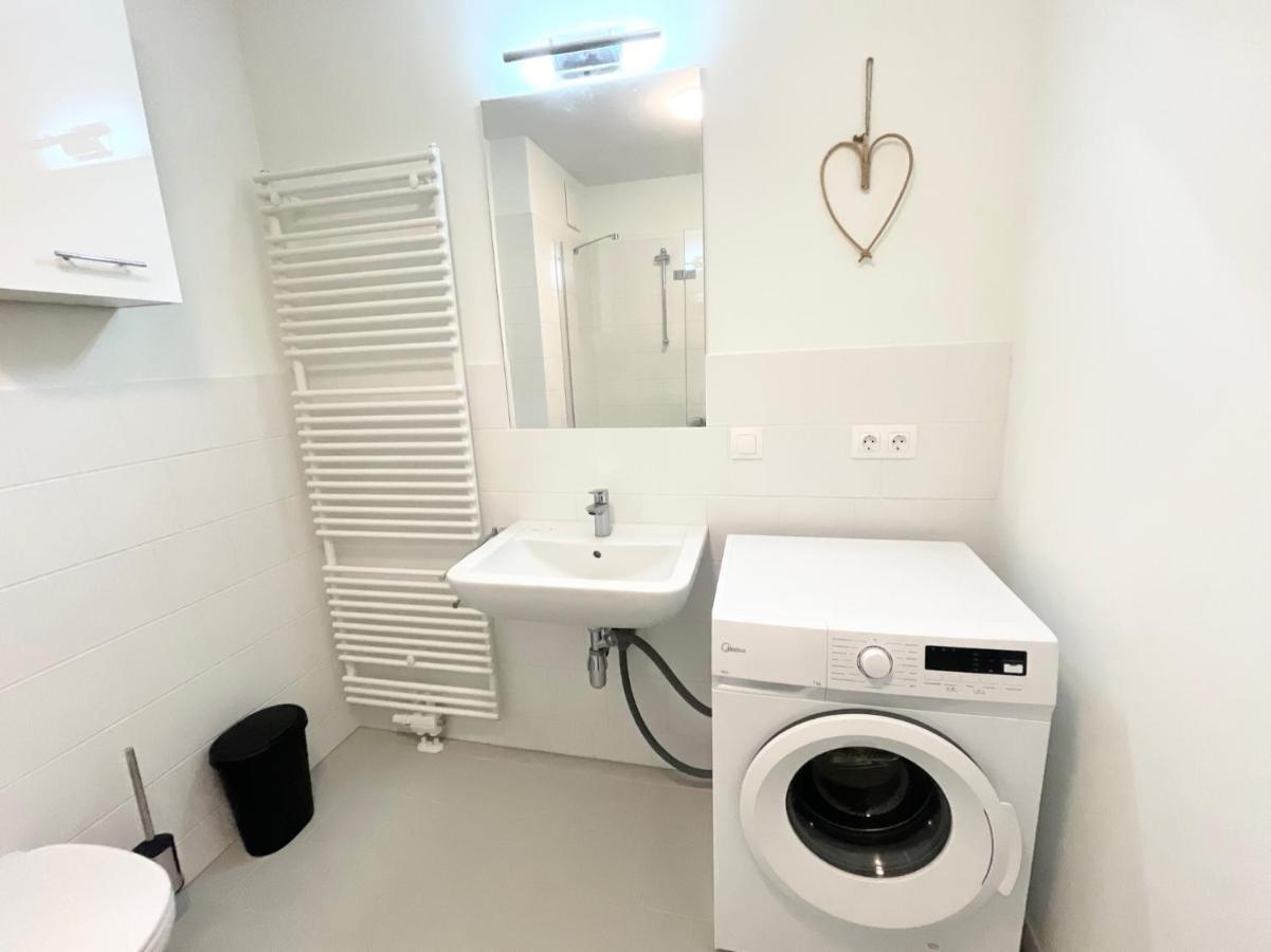 Central 55M2 Flat With Balcony & Parking Wien Eksteriør bilde
